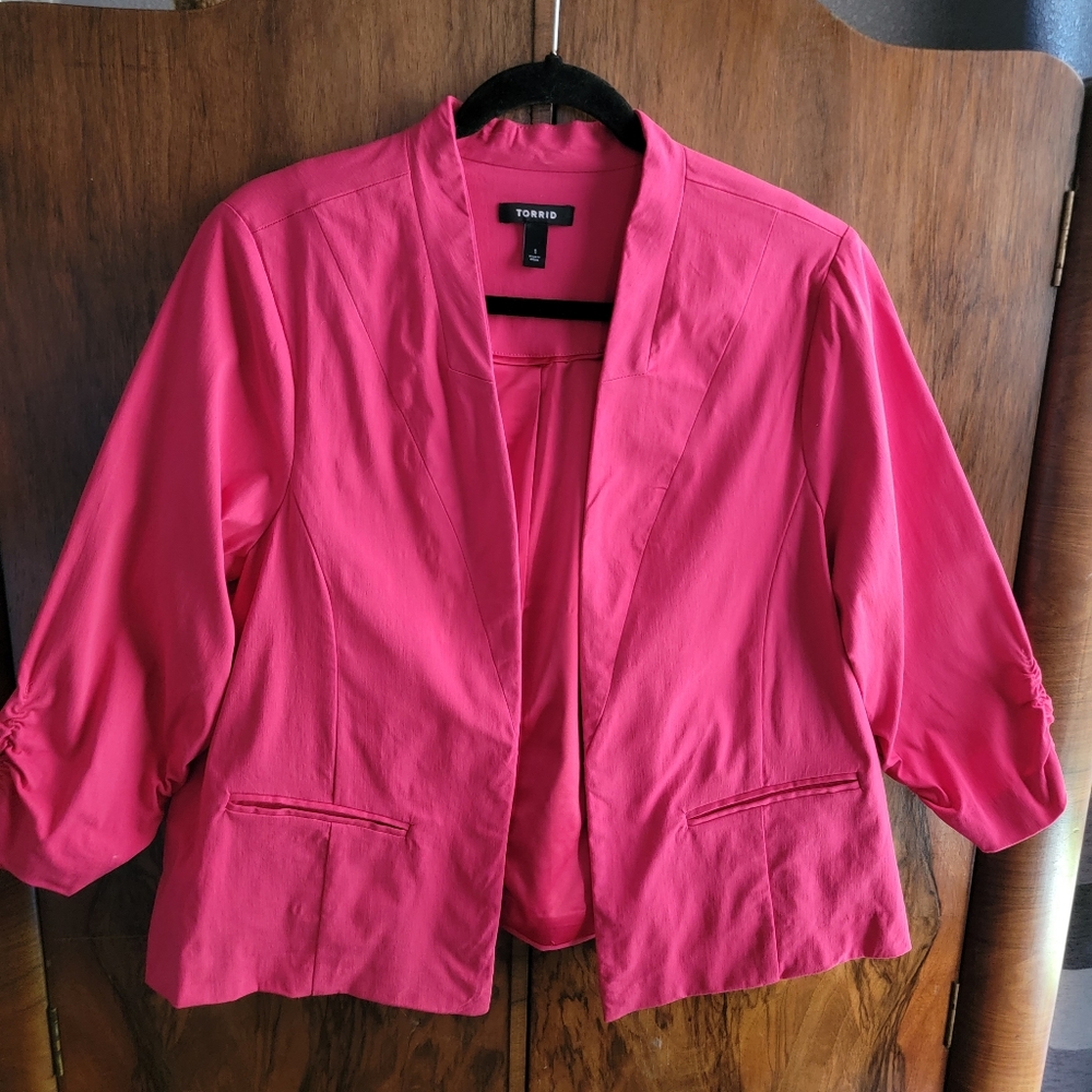 TORRID Hot Pink Blazer Sz 1 (14-16)